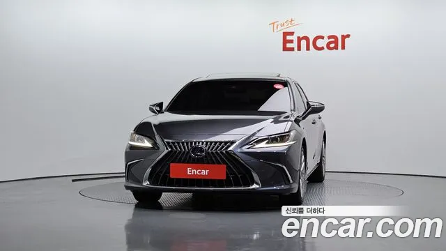 Lexus ES 2021