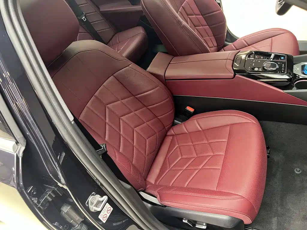BMW i5 2024