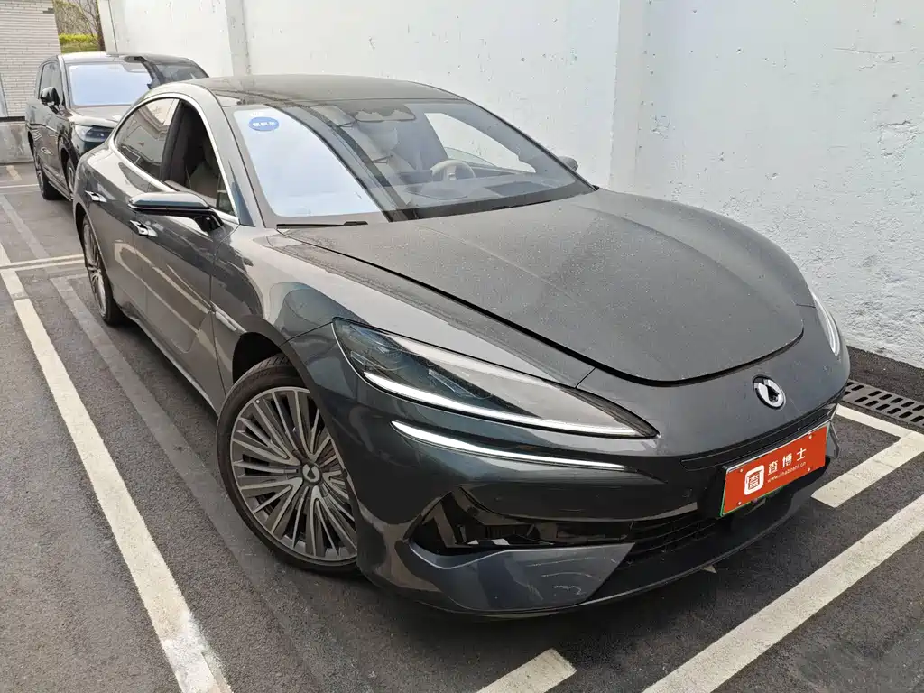 Denza Z9 2025