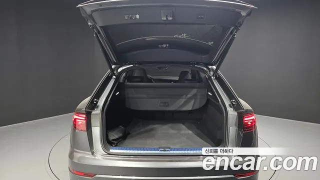 Audi Q8 2025