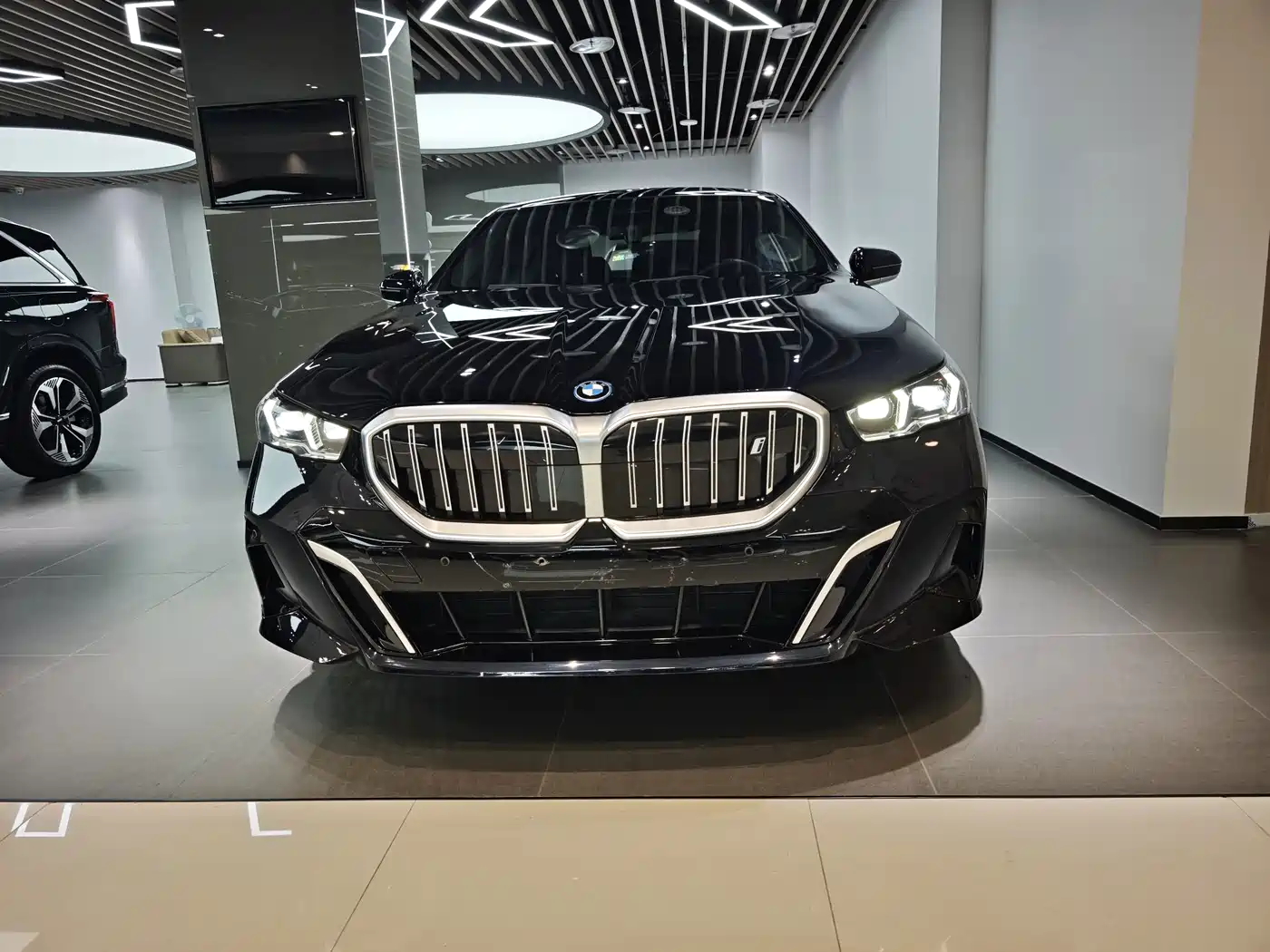 BMW i5 2024