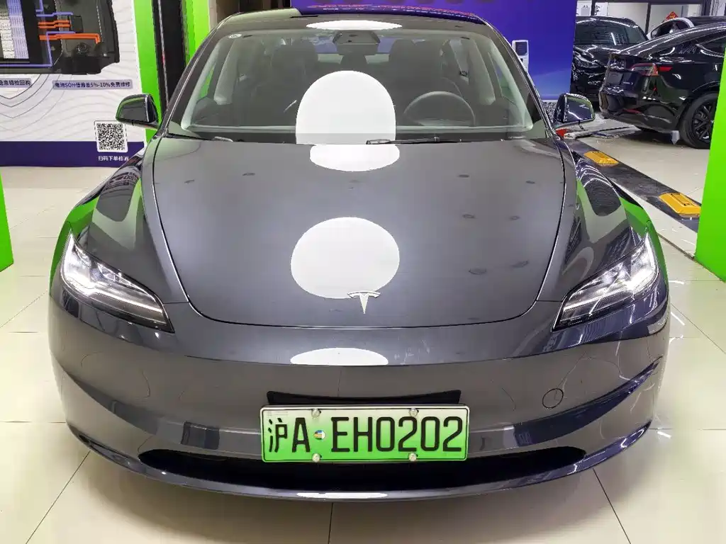 Tesla Model 3 2024