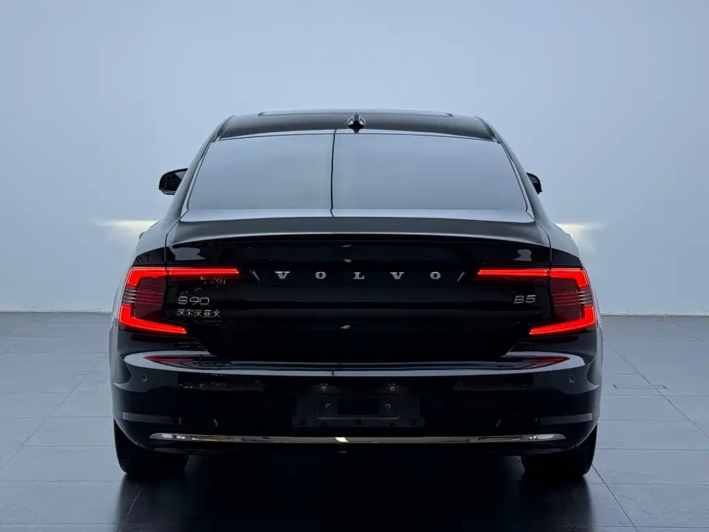 Volvo S90 2023