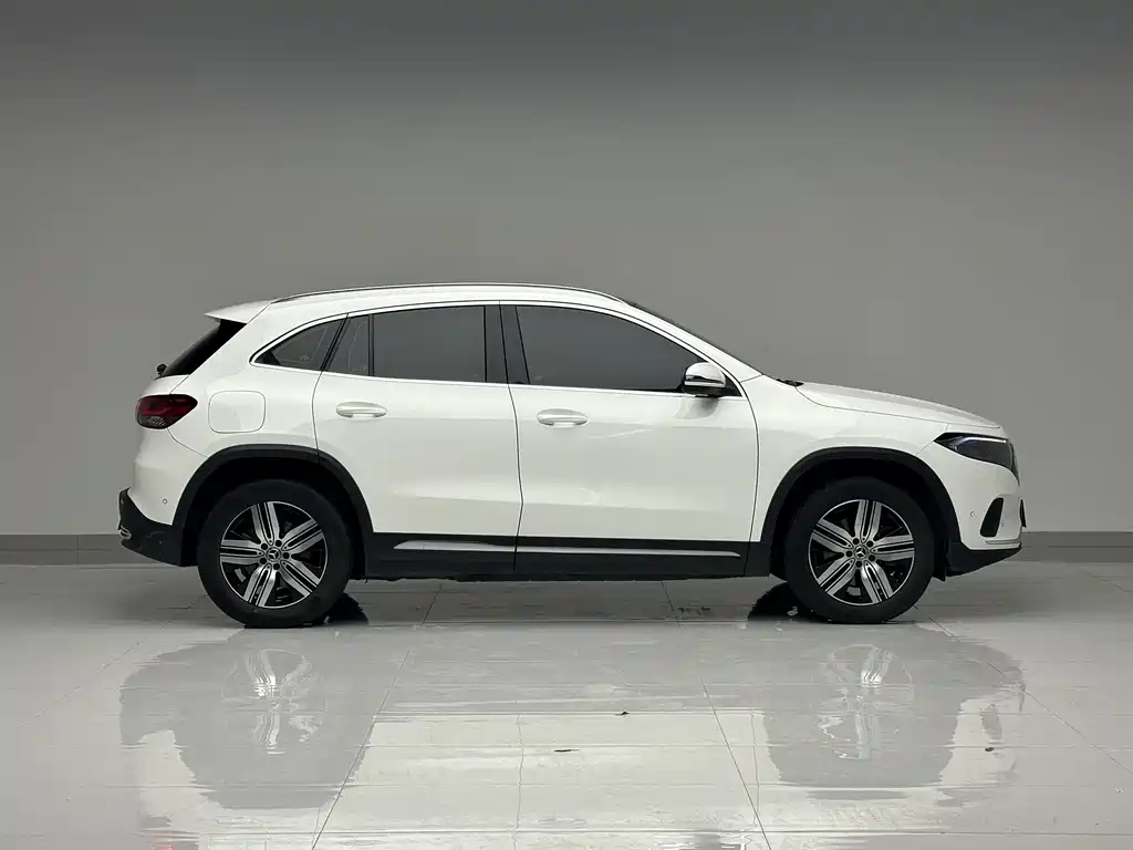 Mercedes-Benz EQA 2023