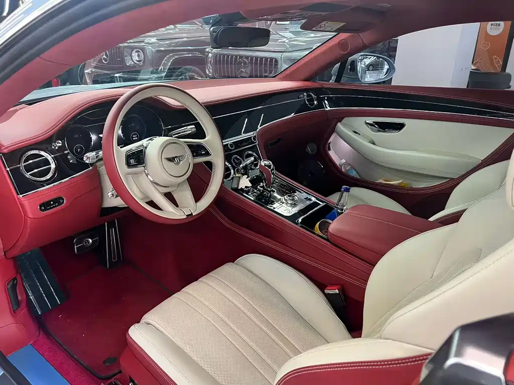 Bentley Continental 2021