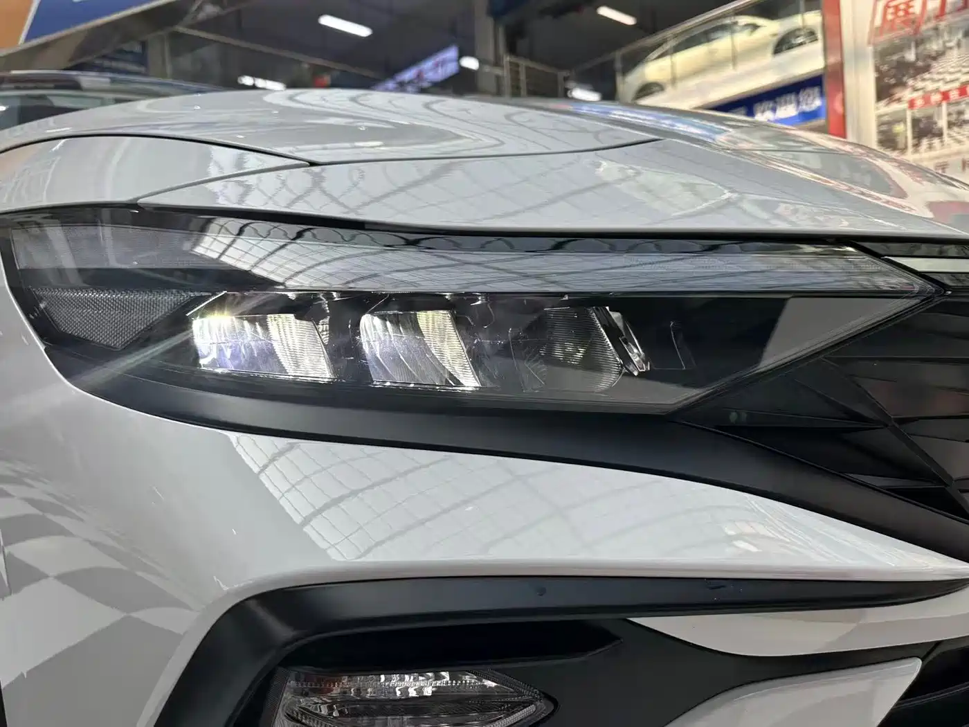 Hyundai Elantra 2023