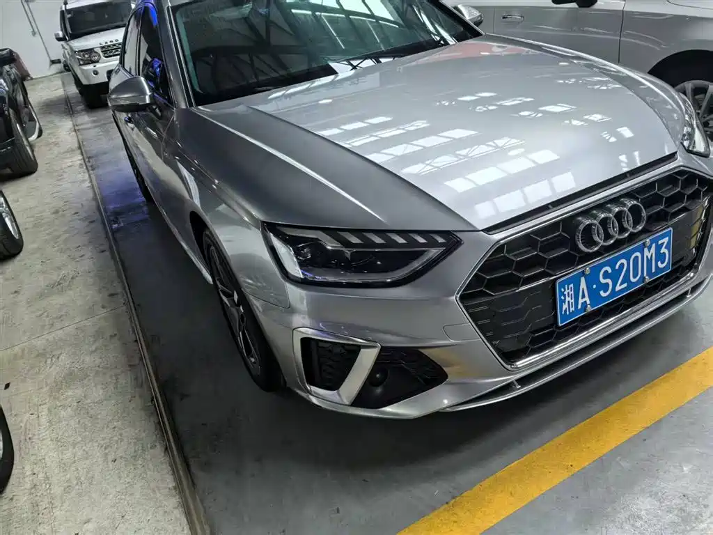 Audi A4 2021