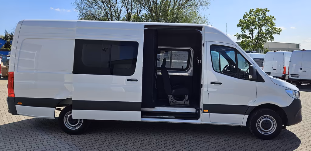 Mercedes-Benz SPRINTER 2025