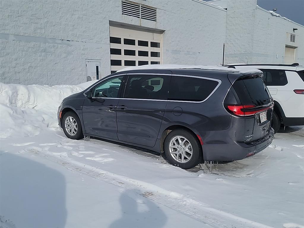 Chrysler Pacifica 2023