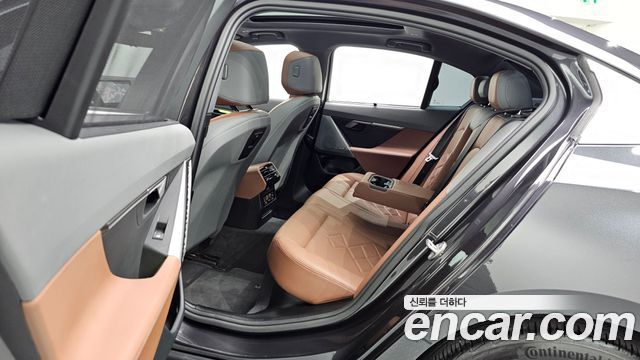 BMW 5 серии 2023