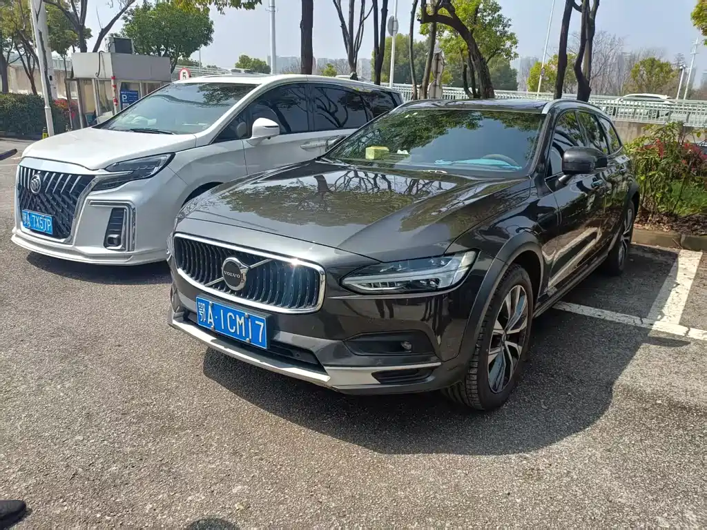 Volvo V90 2021