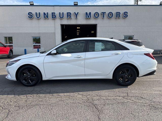 Hyundai Elantra 2022