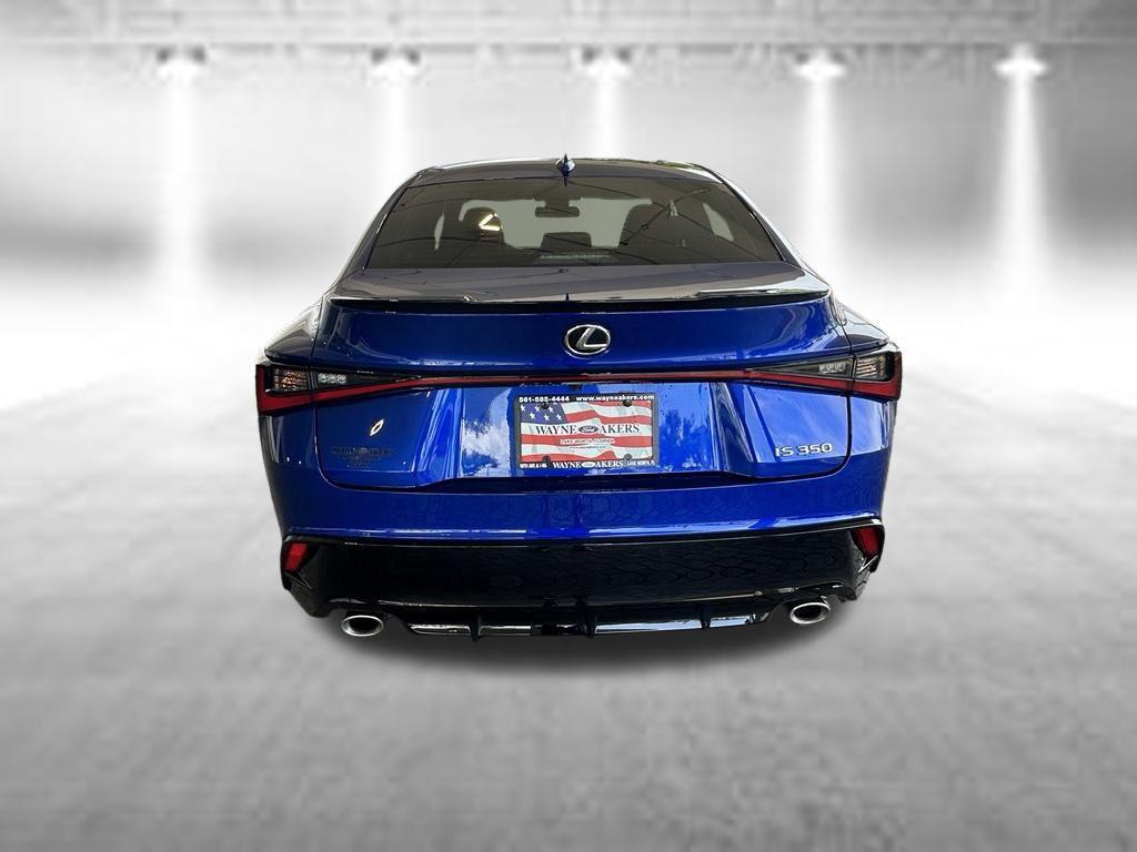 Lexus IS 2025