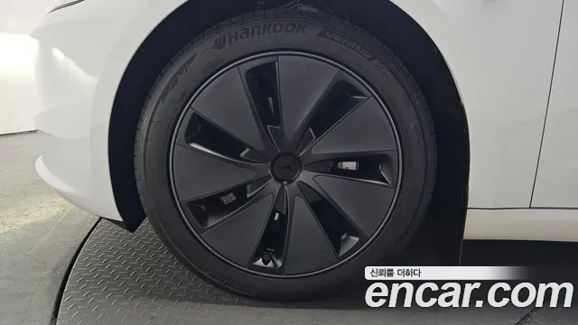 Tesla Model 3 2024