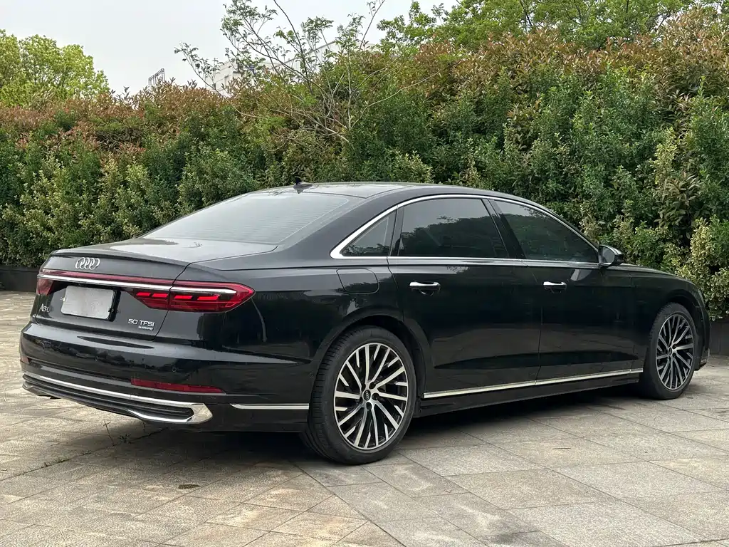 Audi A8 2024