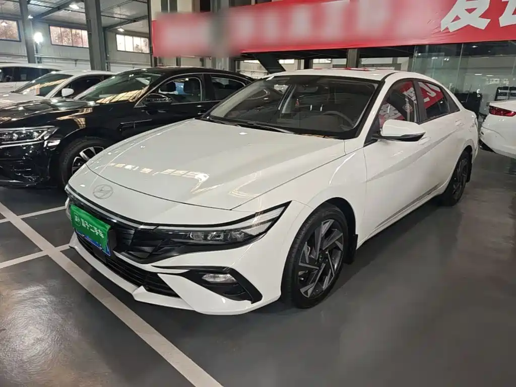 Hyundai Elantra 2024