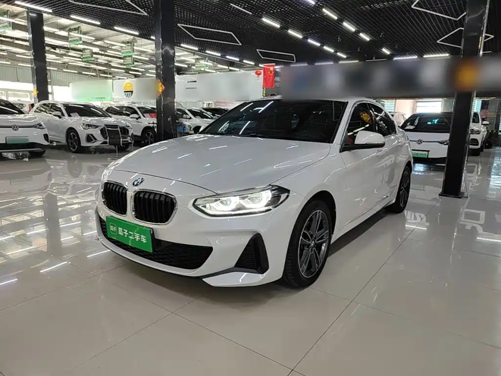 BMW 1 серии 2021