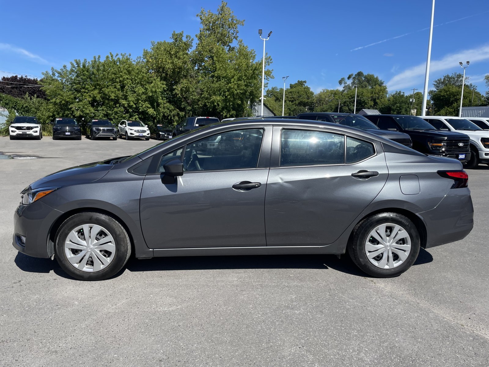 Nissan Versa 2024