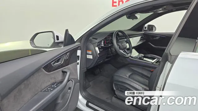 Audi Q8 2021