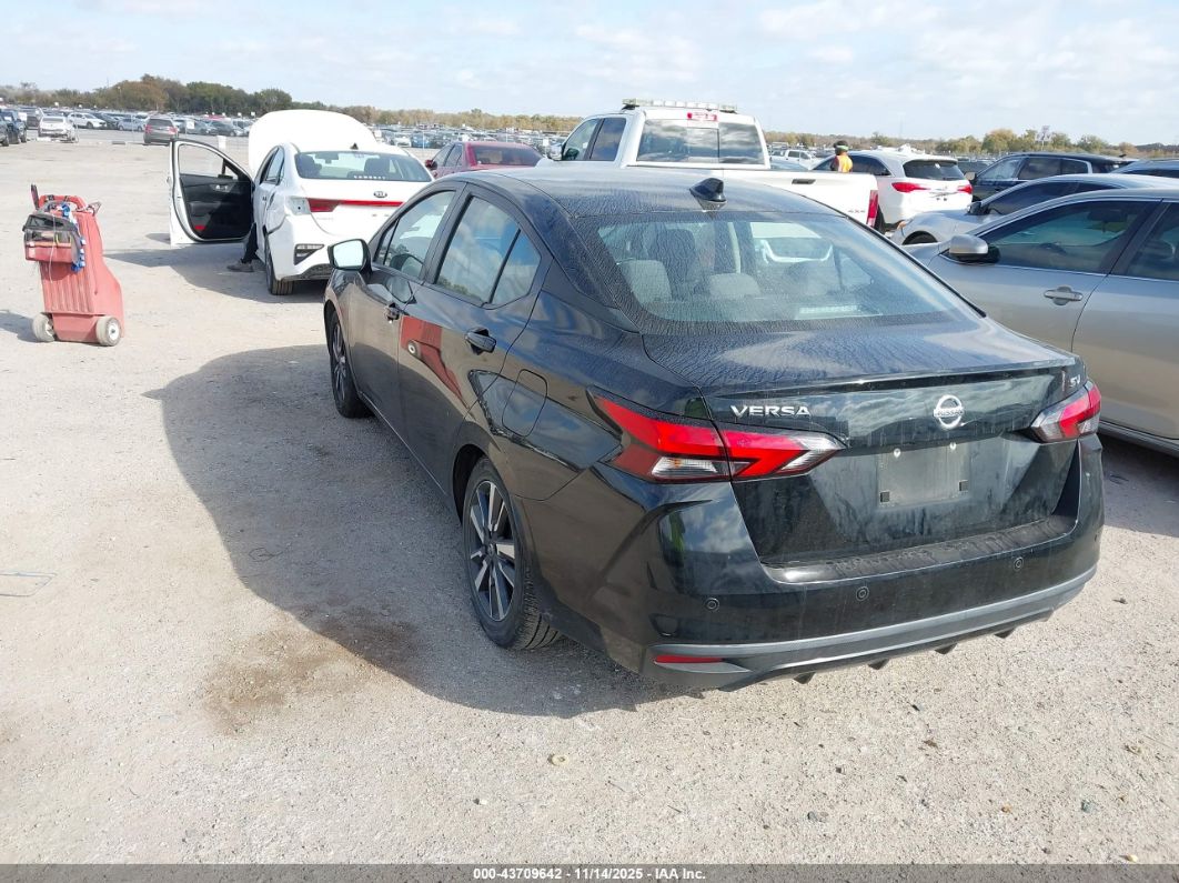 Nissan Versa 2021