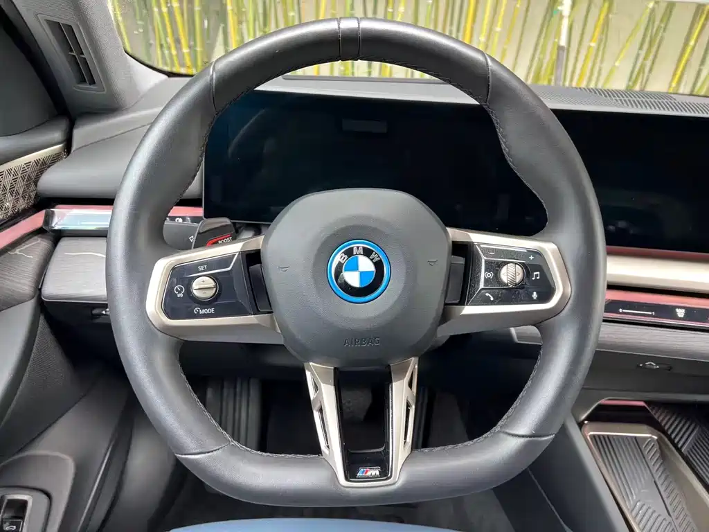 BMW i5 2024