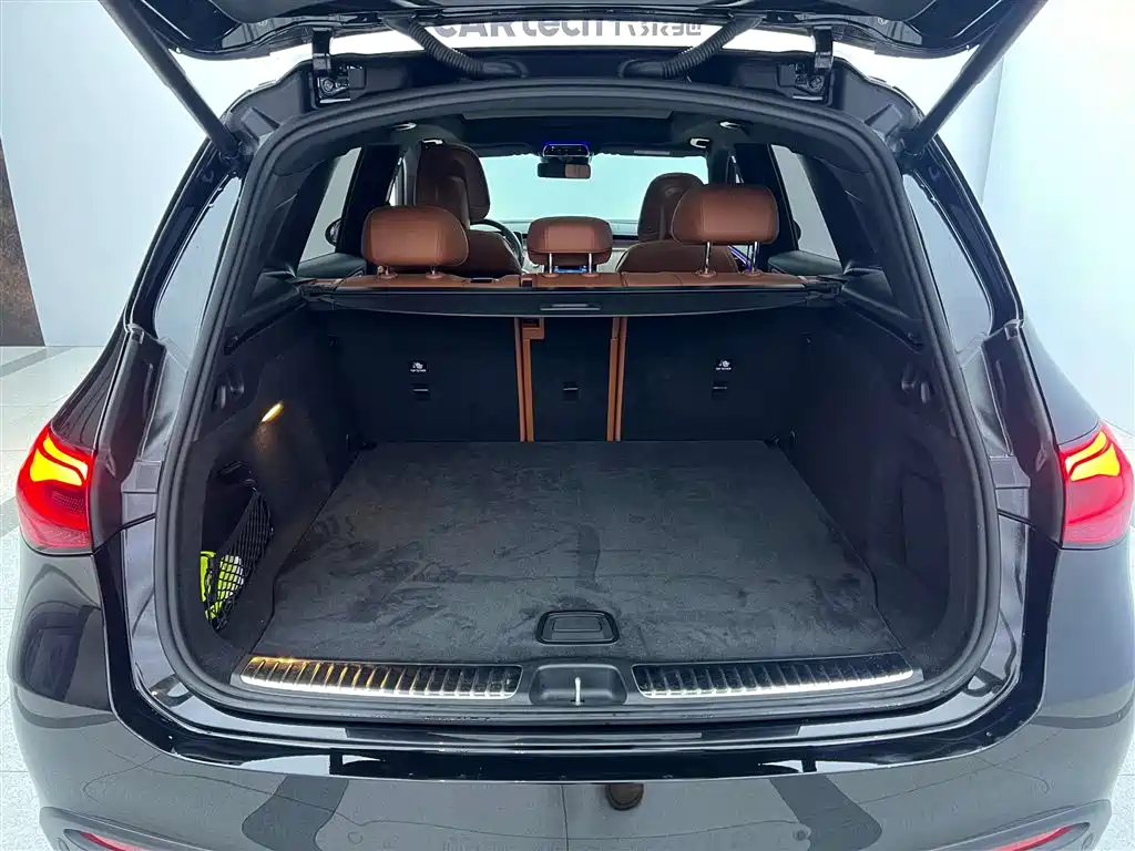 Mercedes-Benz GLC 2023