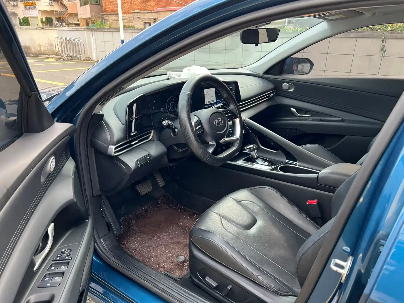 Hyundai Elantra 2024