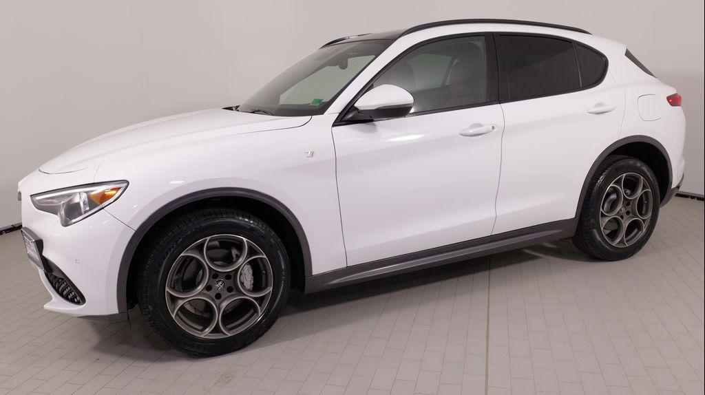 Alfa Romeo Stelvio 2023