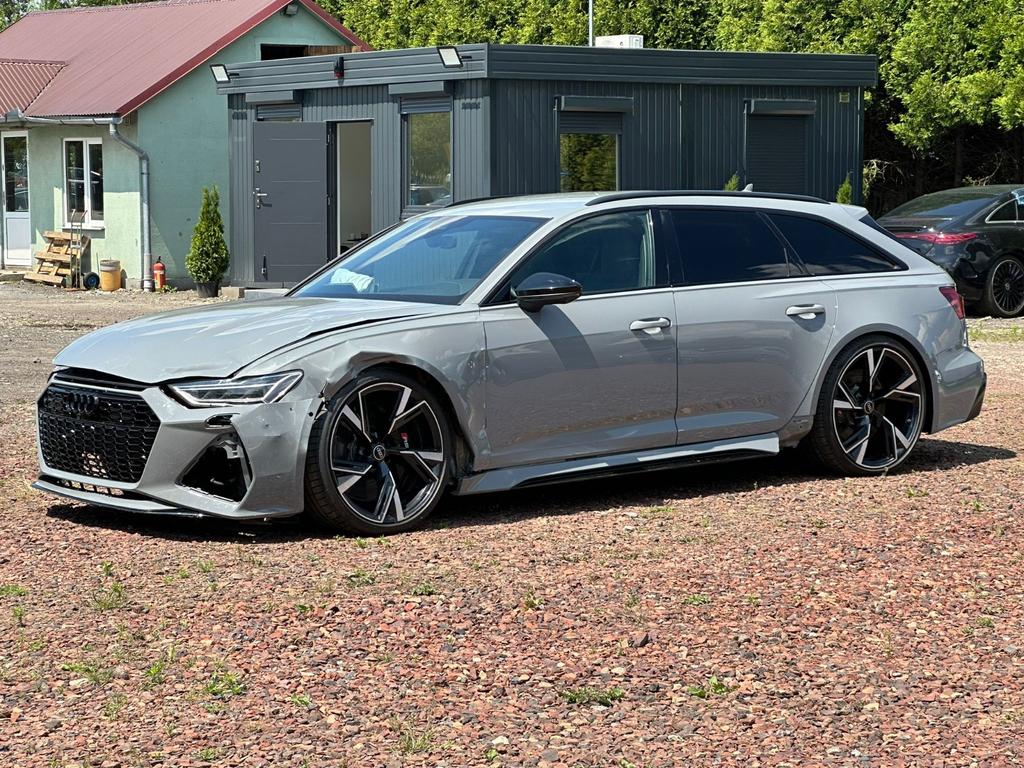 Audi RS6 2021