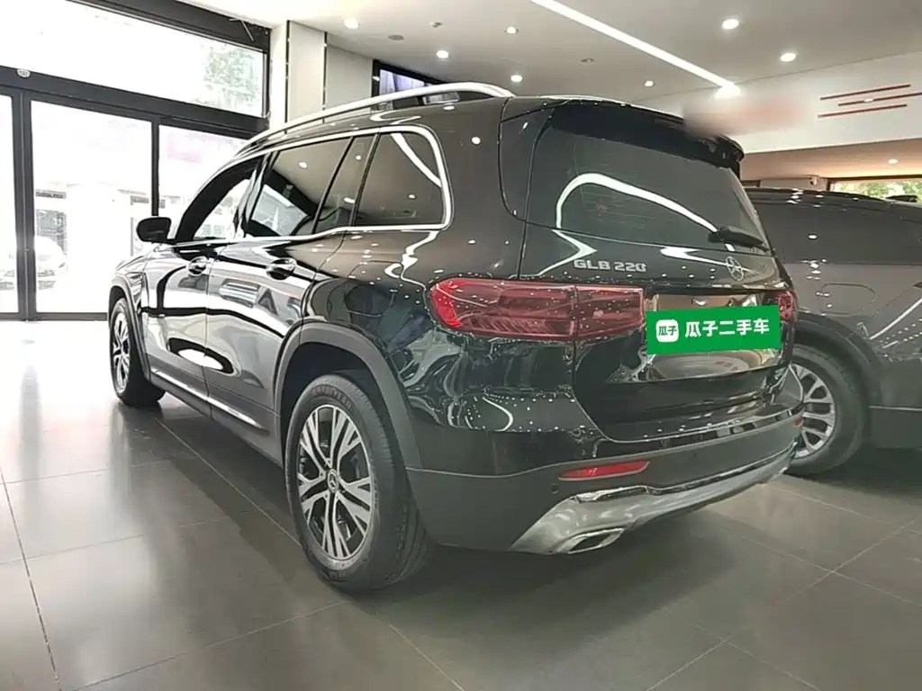 Mercedes-Benz GLB 2025