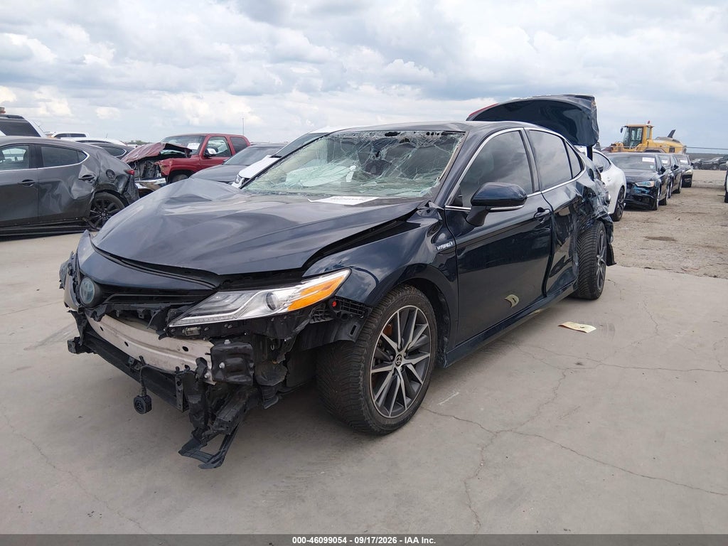 Toyota Camry 2021