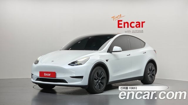 Tesla Model Y 2024