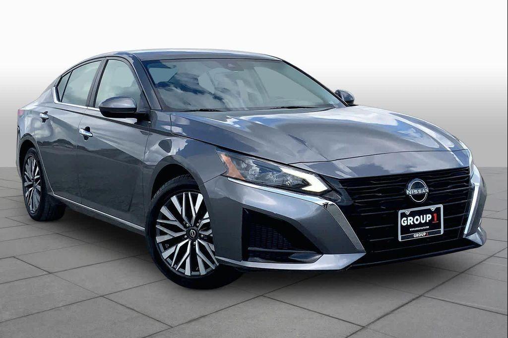 Nissan Altima 2023