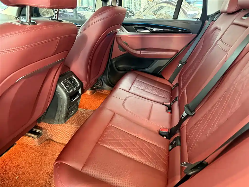 BMW iX3 2023