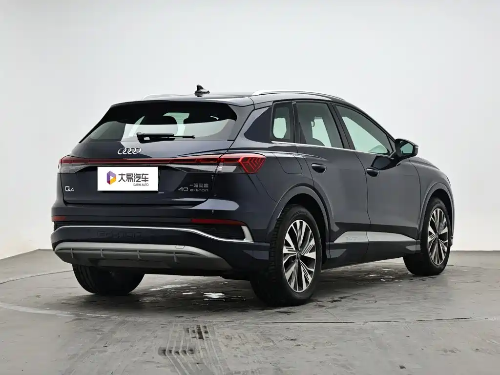 Audi Q4 e-tron 2024