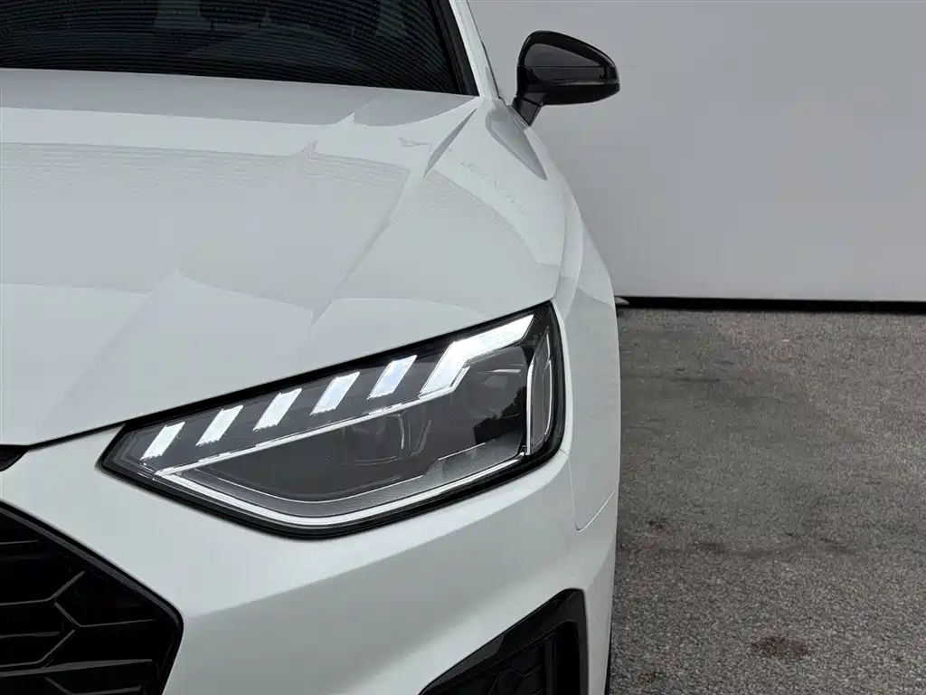 Audi A4 2023