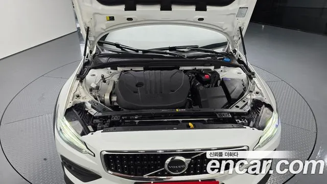Volvo V60 2023