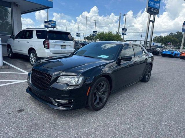 Chrysler 300 2022