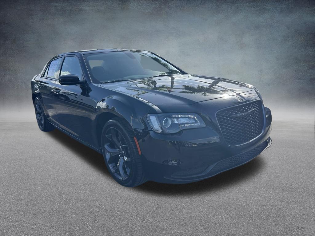 Chrysler 300 2021
