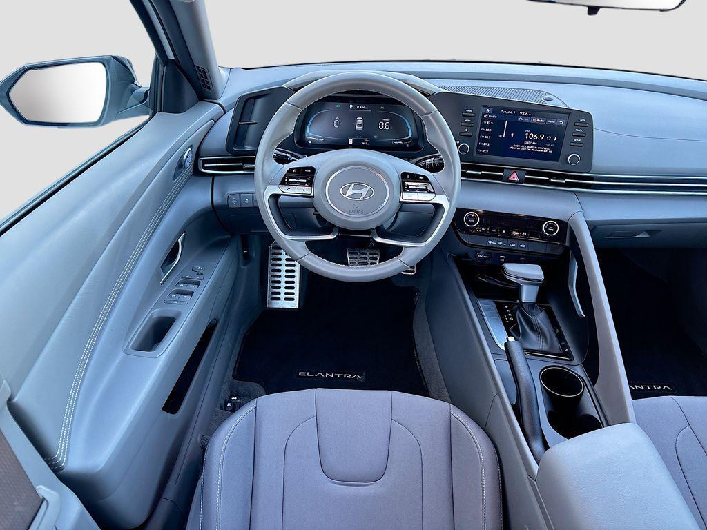 Hyundai Elantra 2025