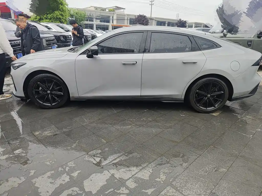Changan UNI-V 2022