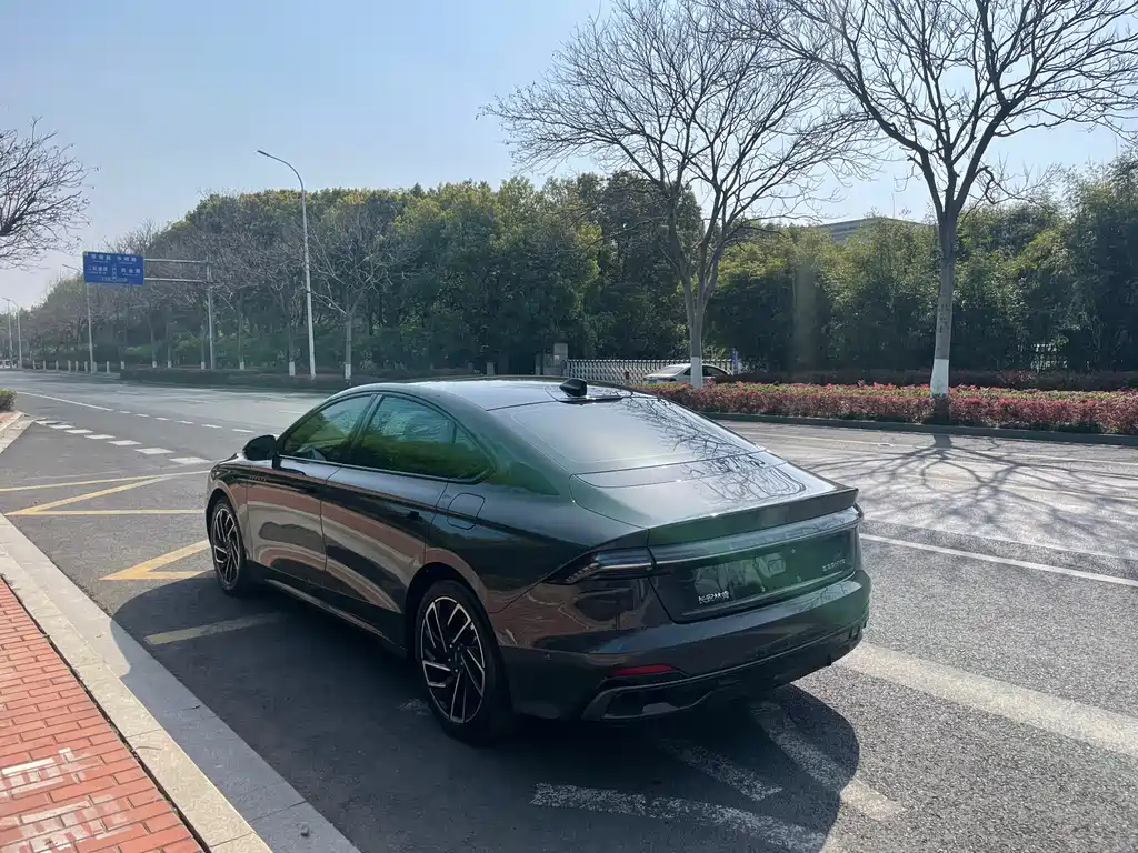 Lincoln Z 2023