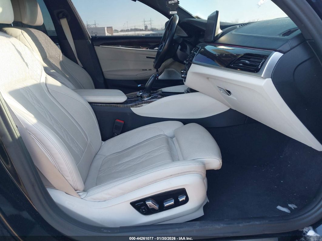 BMW M550 2022
