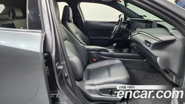 Lexus UX 2022