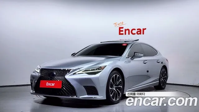 Lexus LS 2021