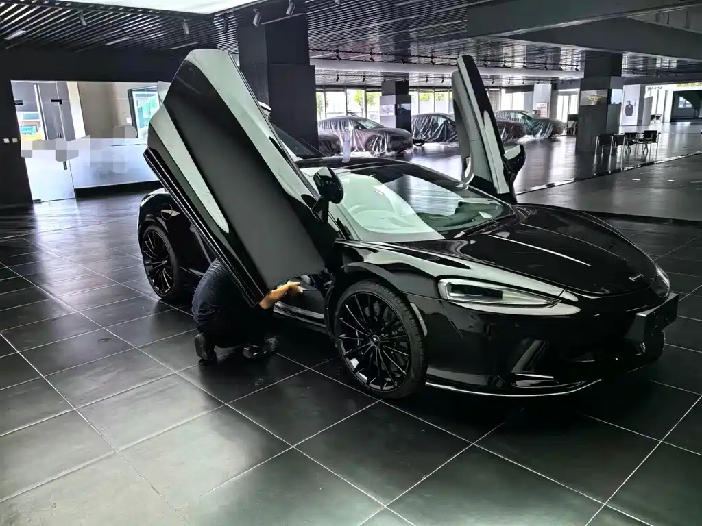 McLaren GT 2023