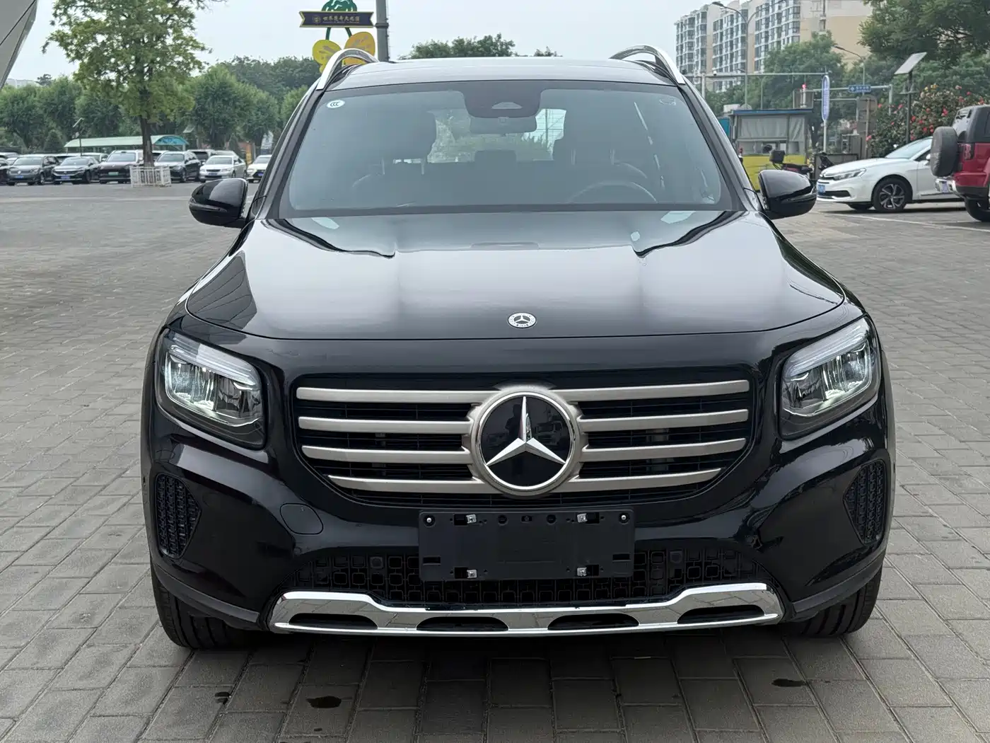 Mercedes-Benz GLB 2024