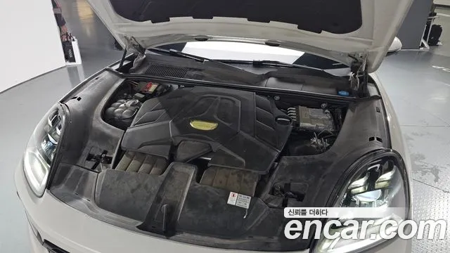 Porsche Cayenne 2021