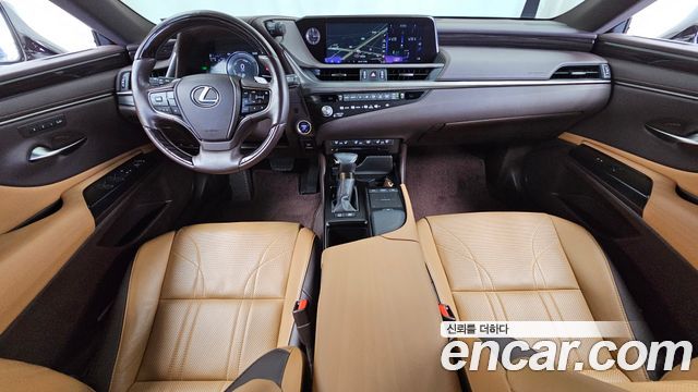 Lexus ES 2021