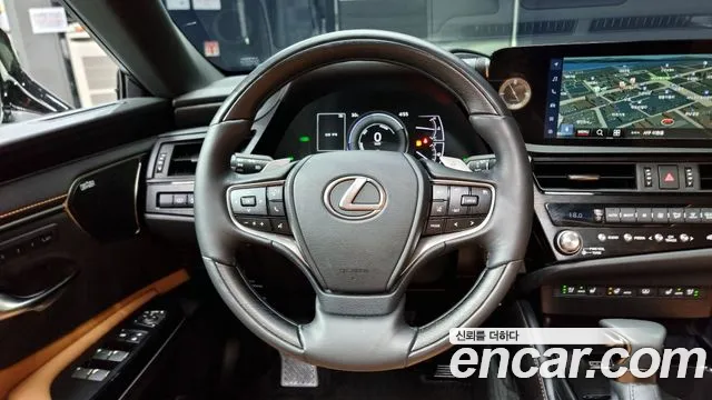 Lexus ES 2023